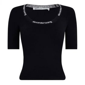 BODYCON S/S T-SHIRT - Ù‚Ù…ÙŠØµ Ø¨Ù‚ÙŽØµÙŽÙ‘Ø© Ø¶ÙŠÙ‘Ù‚Ø© ÙˆØ£ÙƒÙ…Ø§Ù… Ù‚ØµÙŠØ±Ø© Ù„Ù„Ø¬Ø³Ù…